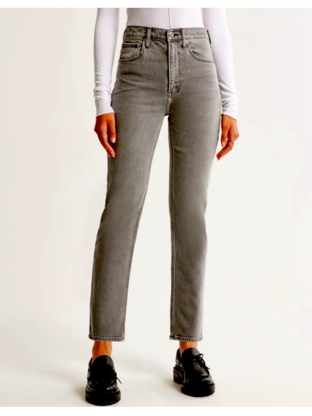 Abercrombie & Fitch The Ankle Straight Ultra High Rise 26/ 2 Short